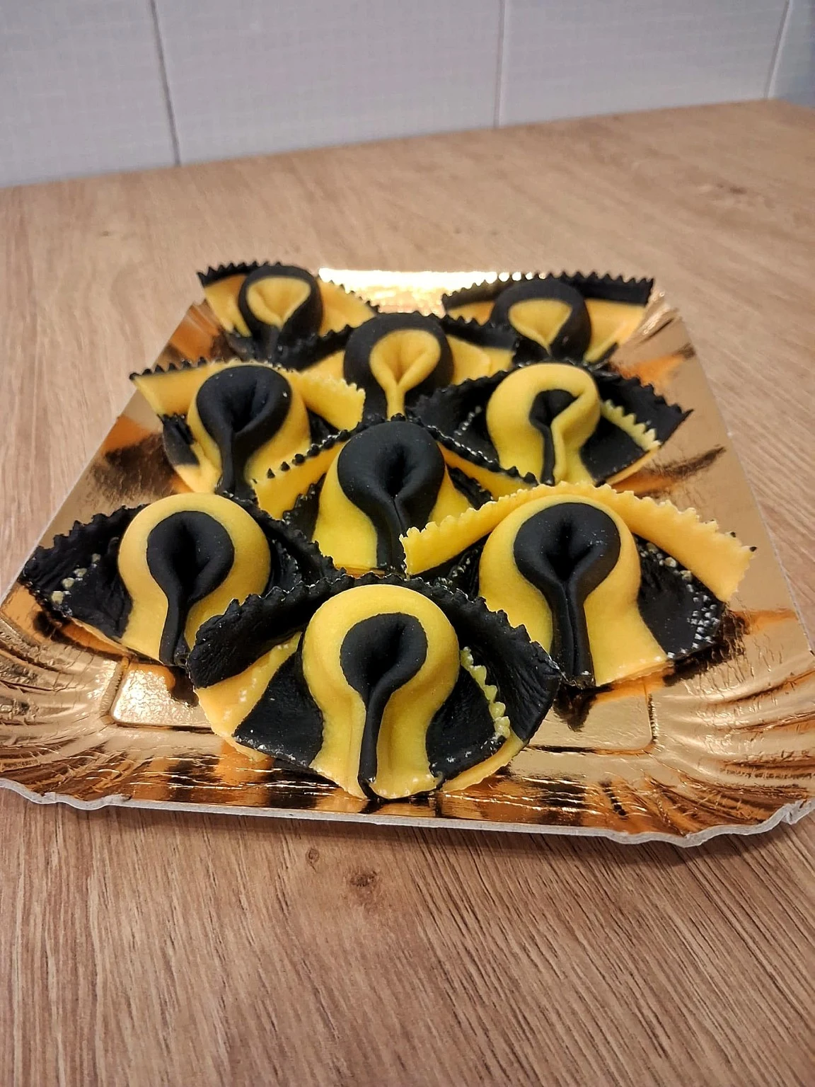 Pasta ripiena bicolore del laboratorio